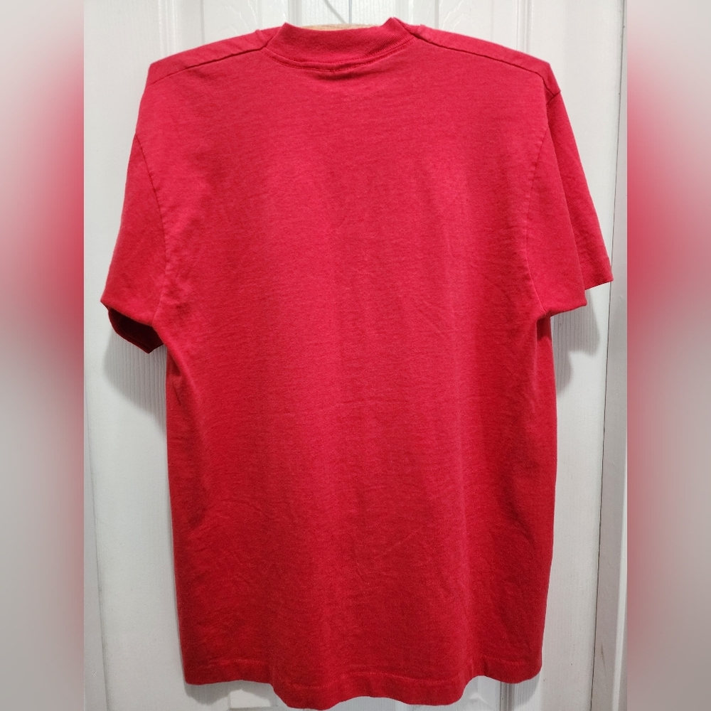 UNLV Runnin' Rebels Red T-Shirt Single Stitch - Picture 9 of 10